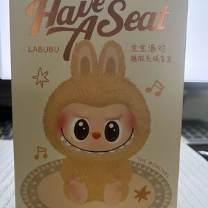 Labubu 'Have A Seat'  Zizi!!!!